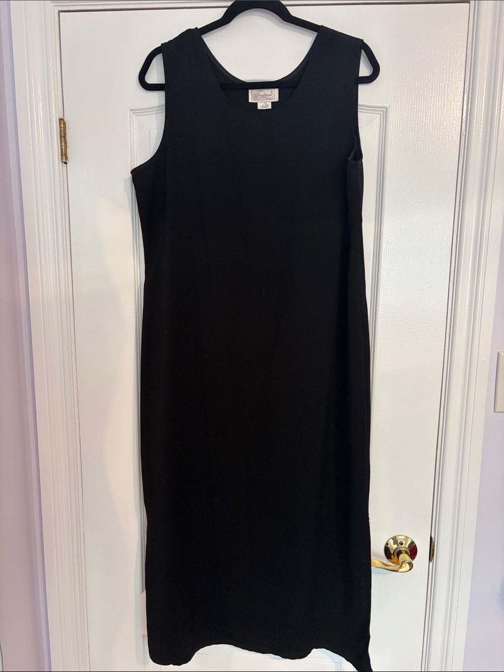 Classic Black Sleeveless Shift Dress
